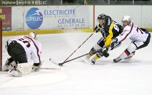 Photo hockey Coupe de la Ligue ARCHIVES - Coupe de la Ligue : 1/2 - Aller : Rouen vs Briançon  - Rouen dans la douleur