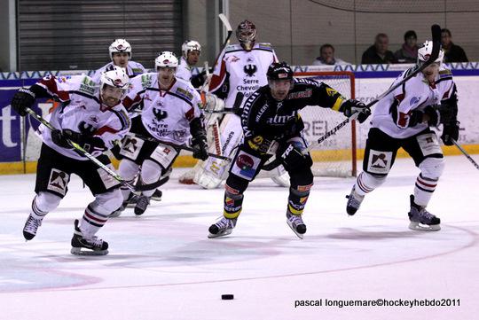 Photo hockey Coupe de la Ligue ARCHIVES - Coupe de la Ligue : 1/2, aller : Rouen vs Briançon  - Le Diable se brûle dans l’antre du Dragon