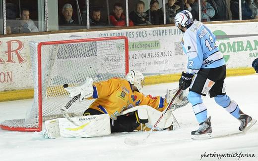 Photo hockey Coupe de la Ligue ARCHIVES - Coupe de la Ligue : 1/4 aller : Briançon  vs Dijon  - Briançon, Bernier-Kearney dépendant ?