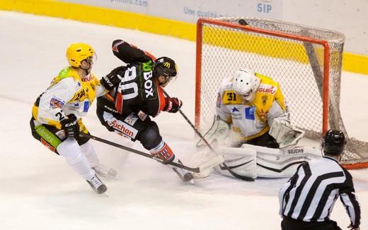 Photo hockey Coupe de la Ligue ARCHIVES - Coupe de la Ligue : 1/8 ème, 1ère journée : Amiens  vs Strasbourg  - Le Coliseum vide mais pas de buts