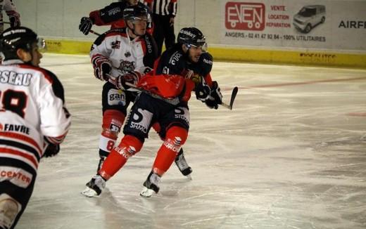 Photo hockey Coupe de la Ligue ARCHIVES - Coupe de la Ligue : 1/8 ème, 4ème journée : Angers  vs Bordeaux - Les jeunes boxers savent aussi mordre!