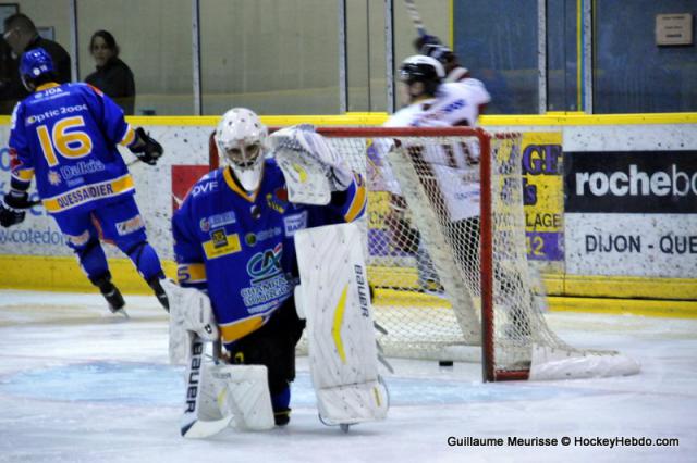 Photo hockey Coupe de la Ligue ARCHIVES - Coupe de la Ligue : 1/8ème, 3ème  journée : Dijon  vs Morzine-Avoriaz - Ca glisse pour les Pingouins