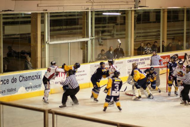 Photo hockey Coupe de la Ligue ARCHIVES - Coupe de la Ligue : 1/8ème, 3ème journée : Chamonix  vs Morzine-Avoriaz - Les Pingouins au forceps