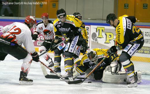 Photo hockey Coupe de la Ligue ARCHIVES - Coupe de la Ligue : 1/8ème, 3ème journée : Rouen vs Neuilly/Marne - Rouen dans la douleur