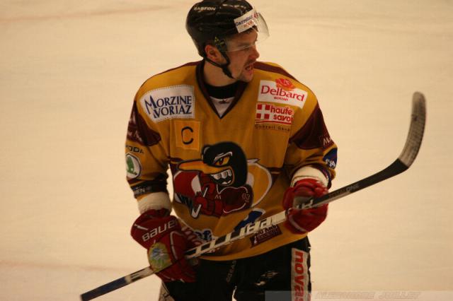 Photo hockey Coupe de la Ligue ARCHIVES - Coupe de la Ligue : 1/8ème, 4ème journée  : Morzine-Avoriaz vs Chamonix  - Un partout, balle au centre