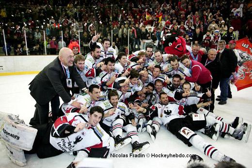 Photo hockey Coupe de la Ligue ARCHIVES - Coupe de la Ligue : Finale : Briançon  vs Morzine-Avoriaz - CDL : Briançon conjure le signe indien