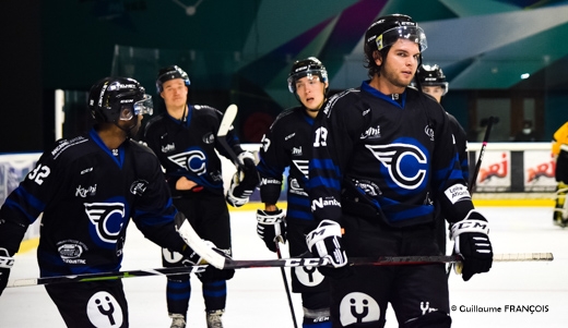 Photo hockey Division 1 -  : Nantes vs Strasbourg  - Nantes Cueilli à froid