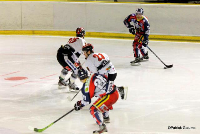 Photo hockey Division 1 - D1 : 1/4 de finale, match 1  : Nice vs Bordeaux - Les Boxers étaient plus forts