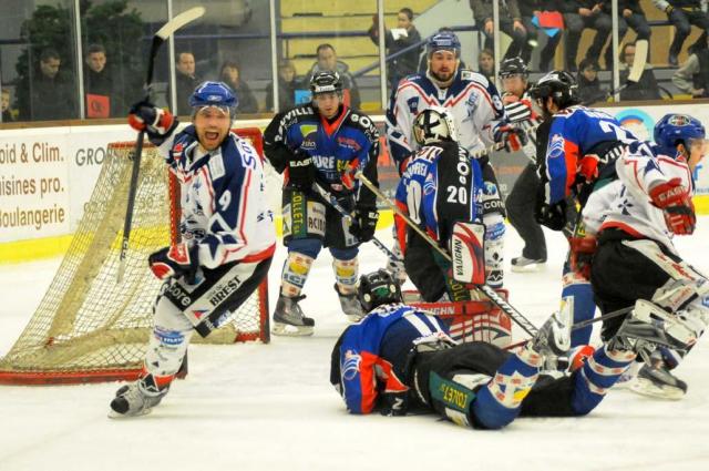 Photo hockey Division 1 - D1 : 12ème journée : Caen  vs Brest  - Le choc... pour les caennais