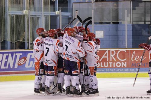 Photo hockey Division 1 - D1 : 14ème journée : Montpellier  vs Lyon - Une belle partie de hockey sur glace !