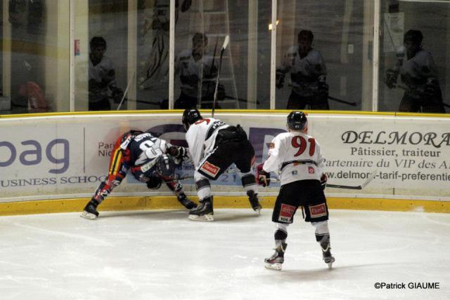 Photo hockey Division 1 - D1 : 14ème journée : Nice vs Bordeaux - A contre courant 