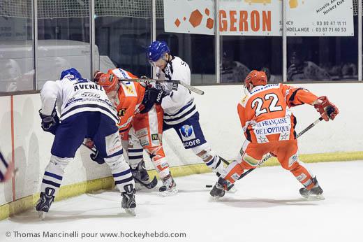 Photo hockey Division 1 - D1 : 18ème journée : Amnéville vs Brest  - La surprise du chef