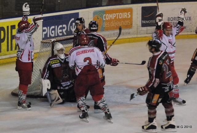 Photo hockey Division 1 - D1 : 20ème journée : Bordeaux vs Courbevoie  - Bordeaux en deux temps
