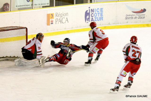 Photo hockey Division 1 - D1 : 20ème journée : Nice vs Courbevoie  - En toute logique 