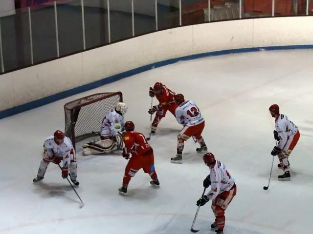 Photo hockey Division 1 - D1 : 21ème journée : Valence vs Amnéville - Signé Fiser ! 
