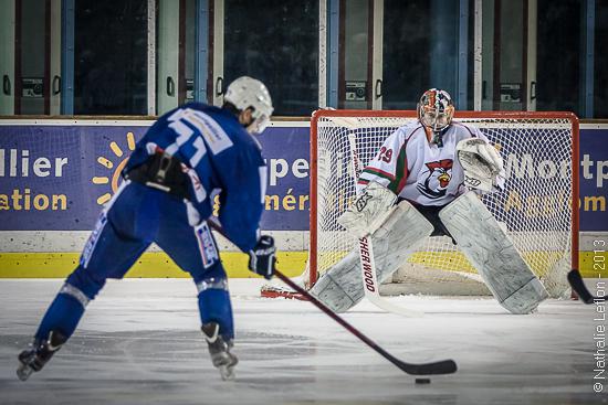 Photo hockey Division 1 - D1 : 22ème journée : Montpellier  vs Courbevoie  - Les Vipers piquent les Coqs à Végapolis