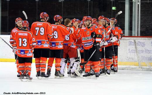 Photo hockey Division 1 - D1 : 23ème journée : Mont-Blanc vs Anglet - Mont-Blanc sort du rouge