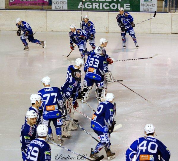 Photo hockey Division 1 - D1 : 25ème journée : Reims vs Courbevoie  - Une tornade bleue sur Bocquaine !