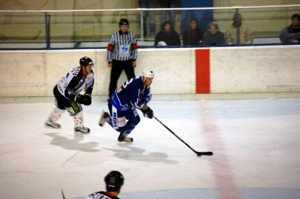 Photo hockey Division 1 - D1 : 5ème journée : Reims vs Caen  - Abattus en plein vol !