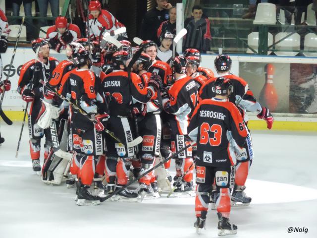 Photo hockey Division 1 - D1 : Play Off - 1/4 de finale, match 2  : Bordeaux vs Neuilly/Marne - Un match à grand suspense