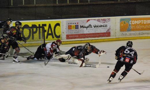 Photo hockey Division 1 - D1 Play Off 1/2 finale  - match 1 : Bordeaux vs Neuilly/Marne - Tous seront tombés à Mériadeck !