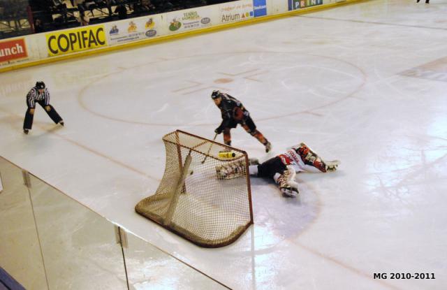 Photo hockey Division 1 - D1 Play Off 1/2 finale  - match 1 : Bordeaux vs Neuilly/Marne - Tous seront tombés à Mériadeck !