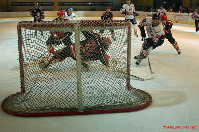 Photo hockey Division 1 - D1 Play Off 1/4 de finale  - match 2 : Neuilly/Marne vs Nice - Ça passe pour les Bisons
