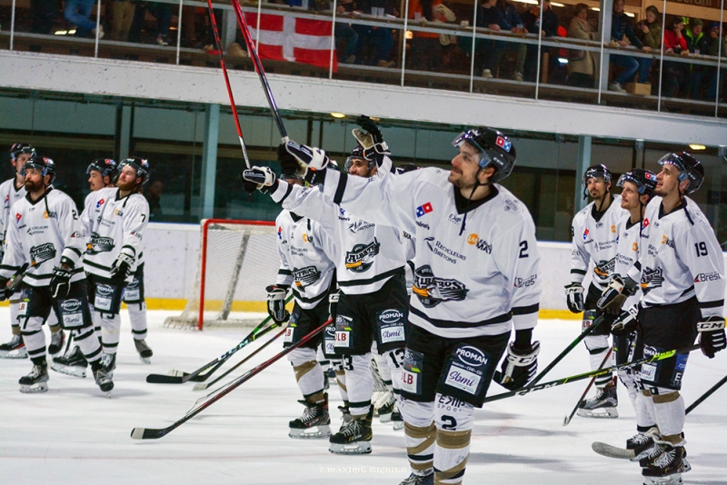 Photo hockey Division 1 - Division 1 - 1/2 de Finale match 3 : Mont-Blanc vs Brest  - Brest sonne le glas Yéti