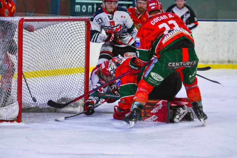 Photo hockey Division 1 - Division 1 - 1/4 de Finale match 1 : Mont-Blanc vs Neuilly/Marne - La première aux Yétis