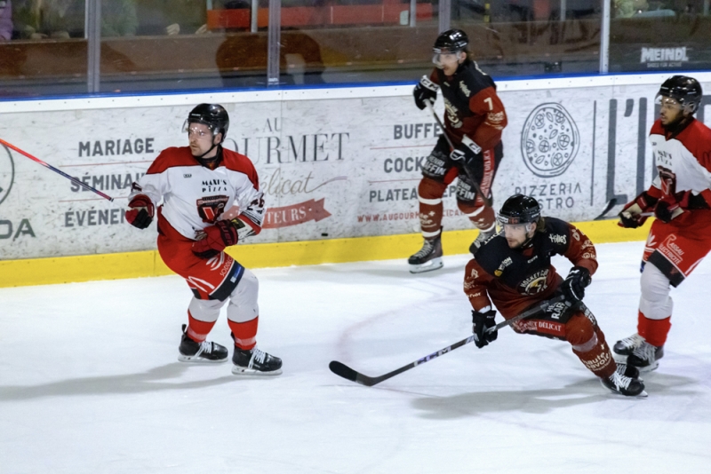 Photo hockey Division 1 - Division 1 - 1/8 de Finale - Match 1 : Morzine-Avoriaz vs Valenciennes - Morzine lance parfaitement sa série
