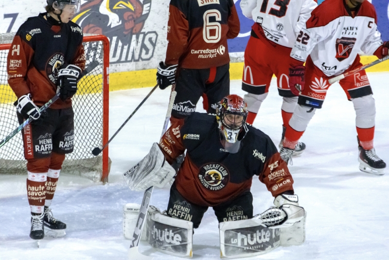 Photo hockey Division 1 - Division 1 - 1/8 de Finale - Match 1 : Morzine-Avoriaz vs Valenciennes - Morzine lance parfaitement sa série