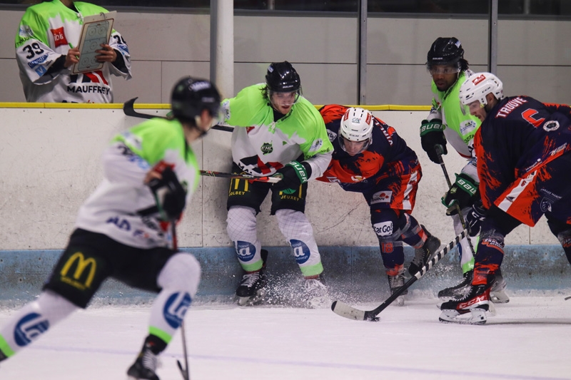Photo hockey Division 1 - Division 1 : 11ème journée : Clermont-Ferrand vs Epinal  - Clermont un peu trop sage