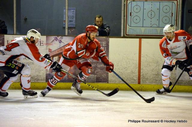 Photo hockey Division 1 - Division 1 : 11ème journée : Courbevoie  vs La Roche-sur-Yon - Course contre la mort
