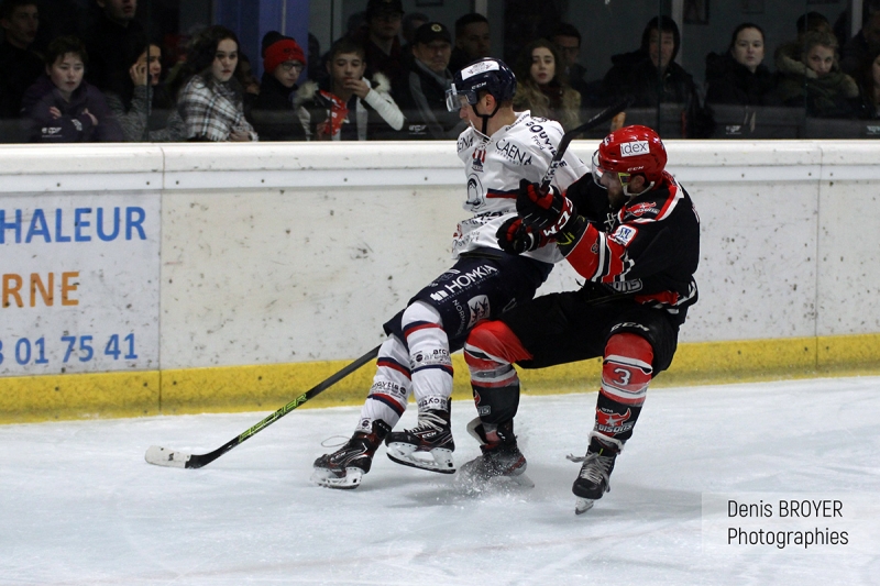Photo hockey Division 1 - Division 1 : 12ème journée : Neuilly/Marne vs Caen  - Neuilly fait sauter le verrou