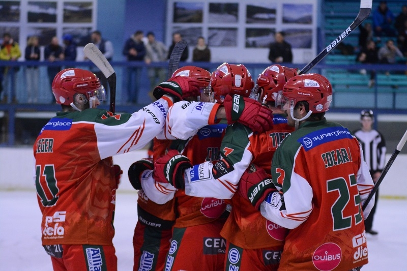 Photo hockey Division 1 - Division 1 : 13ème journée : Mont-Blanc vs Dunkerque - Le Corsaire chasse le Yéti