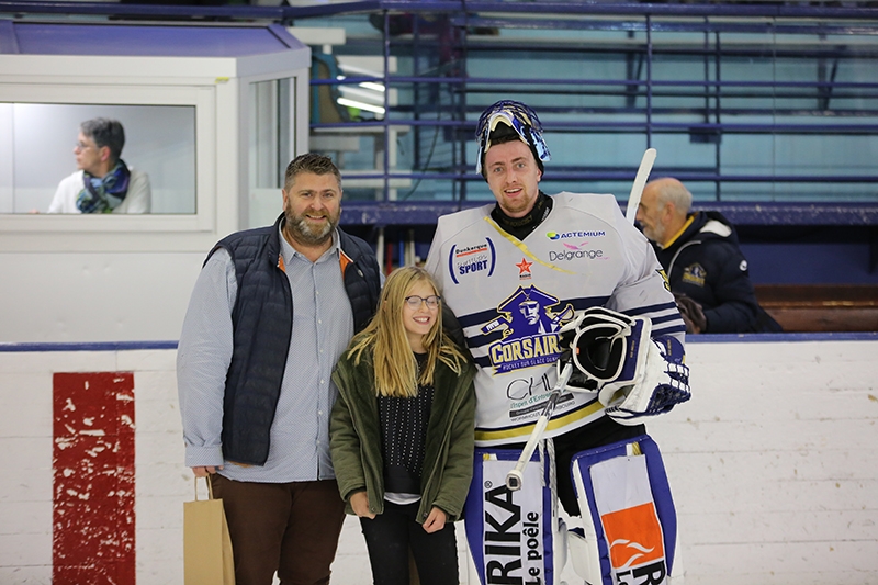 Photo hockey Division 1 - Division 1 : 13ème journée : Mont-Blanc vs Dunkerque - Le Corsaire chasse le Yéti
