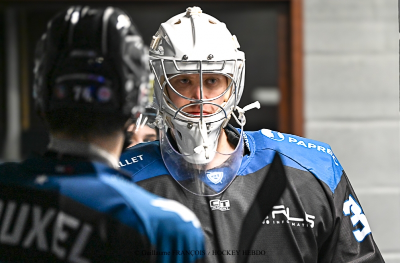 Photo hockey Division 1 - Division 1 : 13ème journée : Nantes vs Courchevel-Méribel-Pralognan - Nantes remonte au classement.