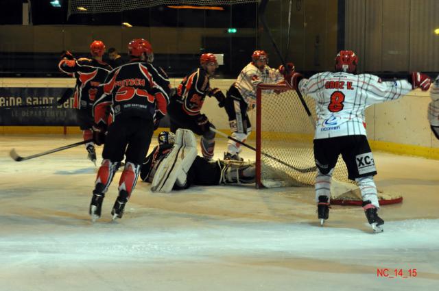 Photo hockey Division 1 - Division 1 : 14ème journée : Neuilly/Marne vs Mont-Blanc - Les Bisons au finish 