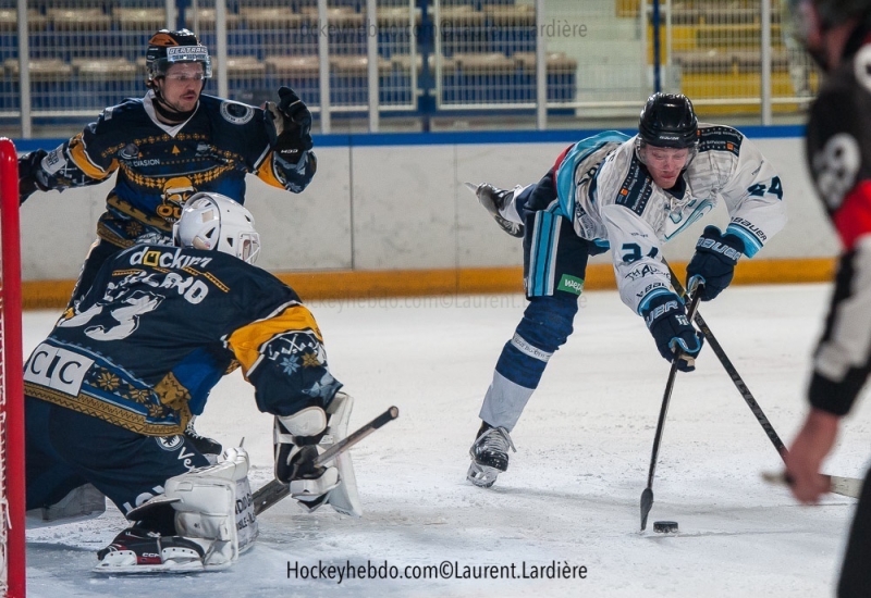 Photo hockey Division 1 - Division 1 : 14ème journée : Villard-de-Lans vs Tours  - Les Ours échouent aux pieds des Remparts !