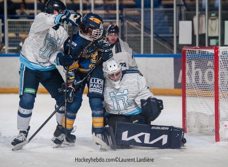 Photo hockey Division 1 - Division 1 : 14ème journée : Villard-de-Lans vs Tours  - Les Ours échouent aux pieds des Remparts !