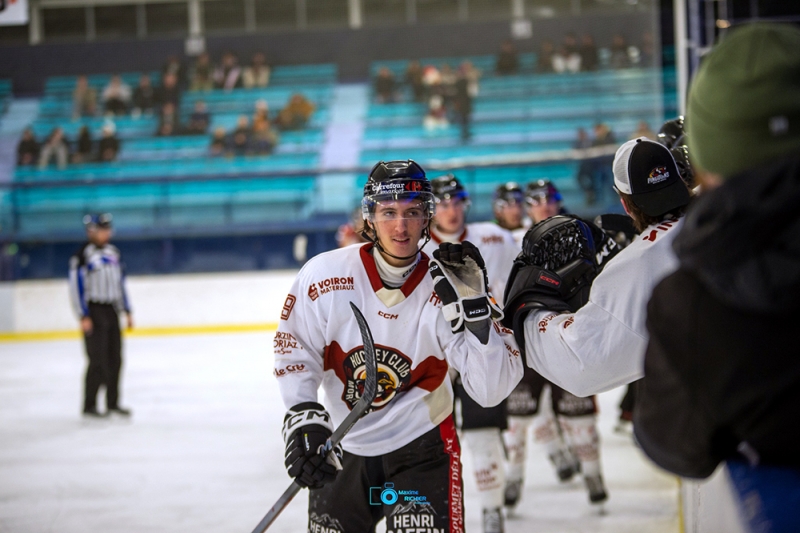 Photo hockey Division 1 - Division 1 : 15ème journée : Mont-Blanc vs Morzine-Avoriaz - Derby engagé, fin de match discutée…