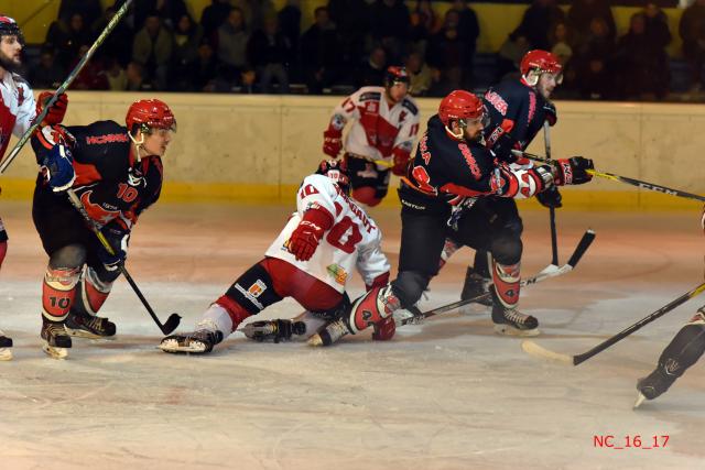 Photo hockey Division 1 - Division 1 : 16ème journée : Neuilly/Marne vs Briançon  - Briançon enfonce les Bisons