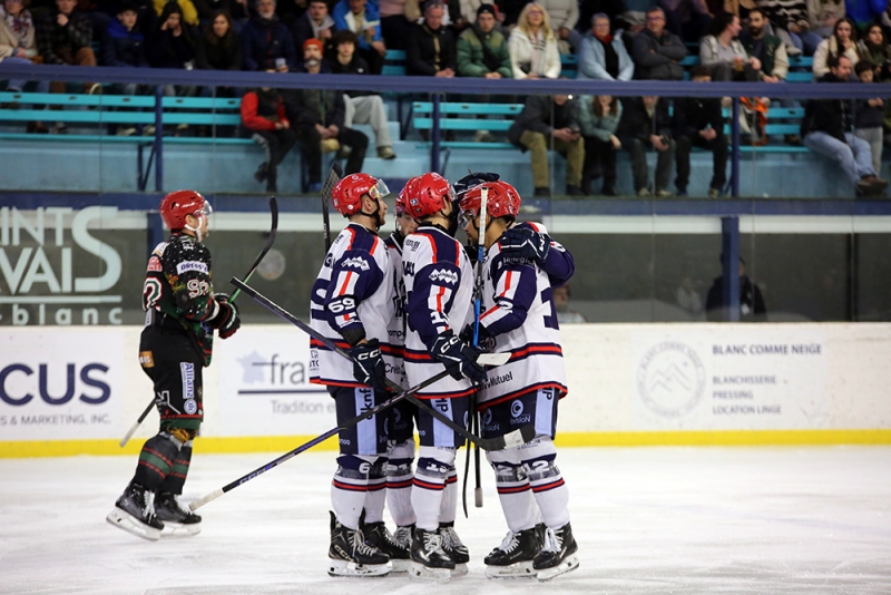 Photo hockey Division 1 - Division 1 : 16ème journée : Mont-Blanc vs Lyon - Lyon dans un match à rebondissements ! Photo hockey Division 1 - Division 1 : 16ème journée : Mont-Blanc vs Lyon - Lyon dans un match à rebondissements !