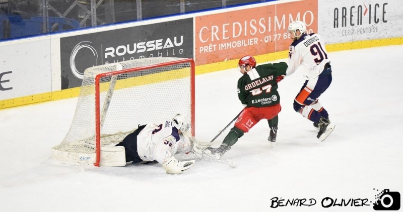 Photo hockey Division 1 - Division 1 : 17ème journée : Cergy-Pontoise vs Montpellier  - Morsures de Vipers sans conséquences pour les Jokers