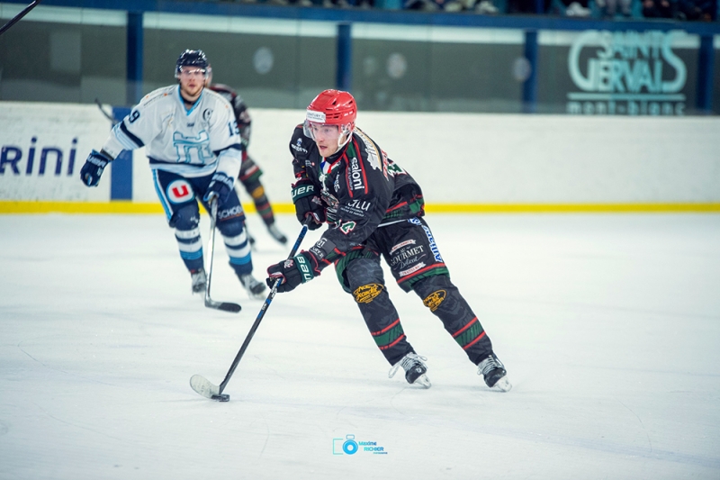 Photo hockey Division 1 - Division 1 : 17ème journée : Mont-Blanc vs Tours  - Le mauvais Tours des Remparts