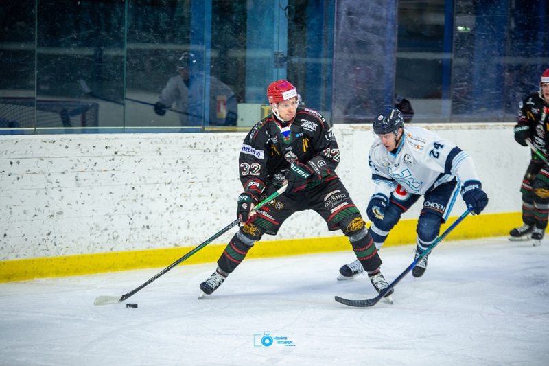 Photo hockey Division 1 - Division 1 : 17ème journée : Mont-Blanc vs Tours  - Le mauvais Tours des Remparts