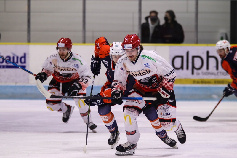 Photo hockey Division 1 - Division 1 : 18ème journée : Clermont-Ferrand vs Cholet  - Cholet poursuit sa route