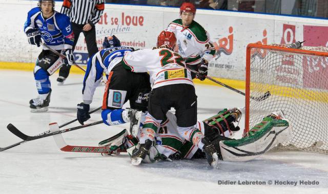 Photo hockey Division 1 - Division 1 : 18ème journée : Nantes vs Mont-Blanc - Les Yétis foncent vers les sommets, les Corsaires plongent vers les abîmes