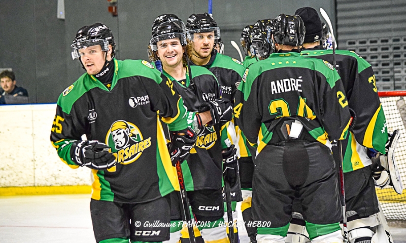 Photo hockey Division 1 - Division 1 : 19ème journée : Nantes vs Mont-Blanc - Nantes fête ses 40 ans par un festival de buts