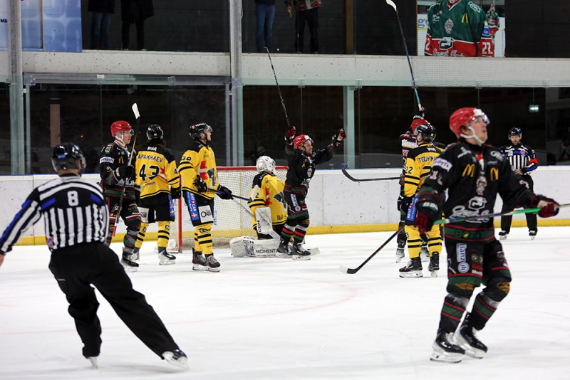 Photo hockey Division 1 - Division 1 : 19ème journée : Mont-Blanc vs Chambéry - Mont-Blanc impose sa cadence ! Photo hockey Division 1 - Division 1 : 19ème journée : Mont-Blanc vs Chambéry - Mont-Blanc impose sa cadence !